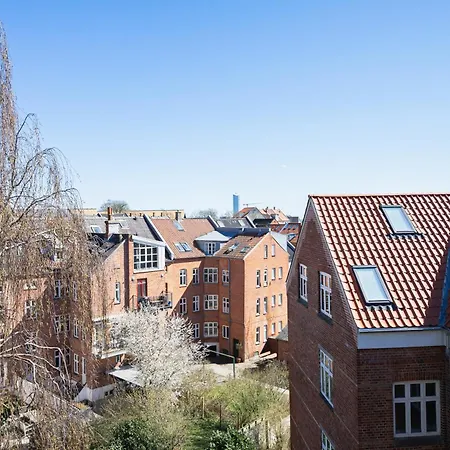 Beautiful 2-br In A Great Location In - 53